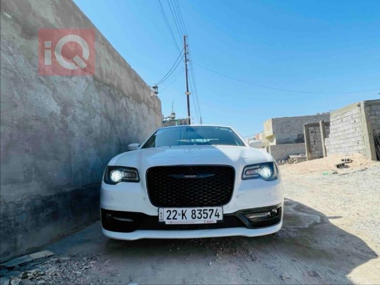 کرایسلەر 300